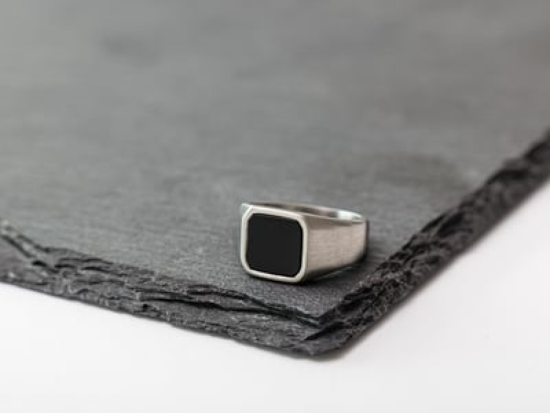 Stalen heren zegelring met black agate